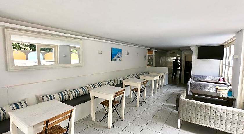 Anny Studios Perissa Beach