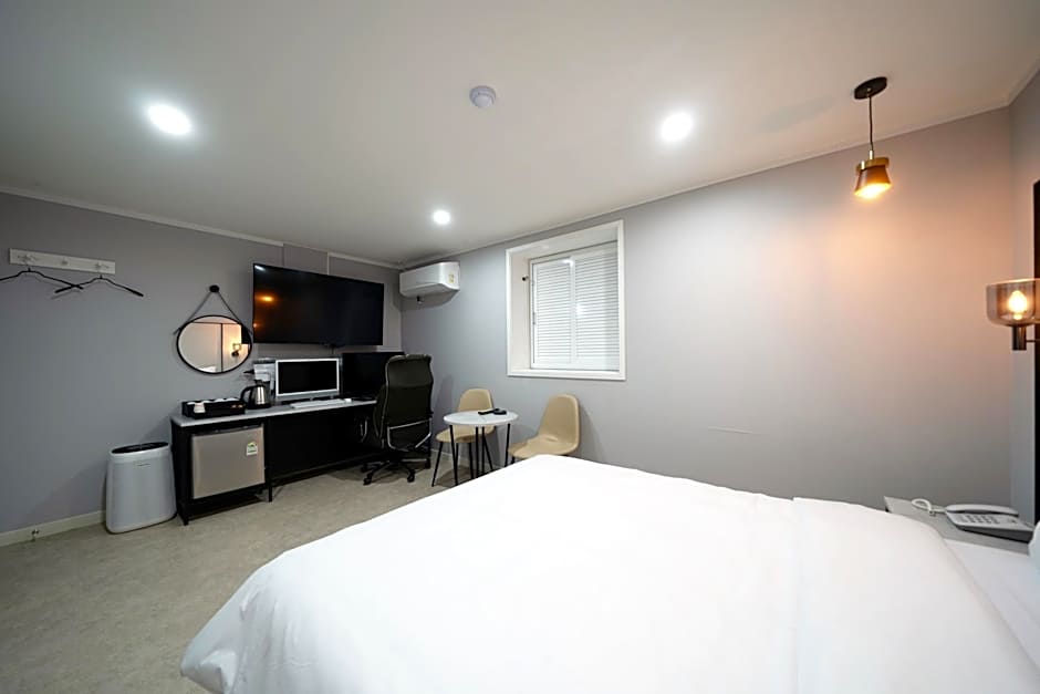 NINE HOTEL