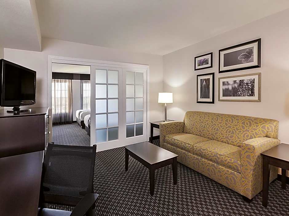 La Quinta Inn & Suites by Wyndham Anaheim Disneyland
