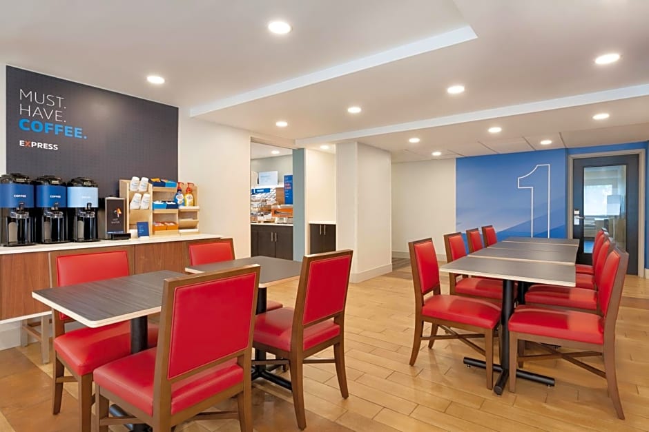 Holiday Inn Express Hartford South - Rocky Hill by IHG