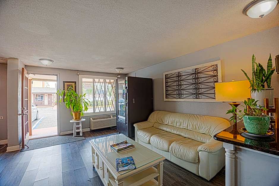 Liberty Garden Inn by OYO Kissimmee near Disney World