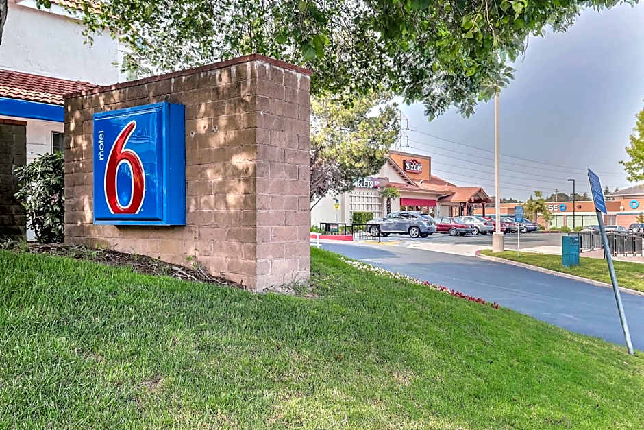 Motel 6-Pinole, CA