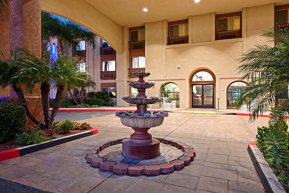 Holiday Inn Express Temecula By IHG