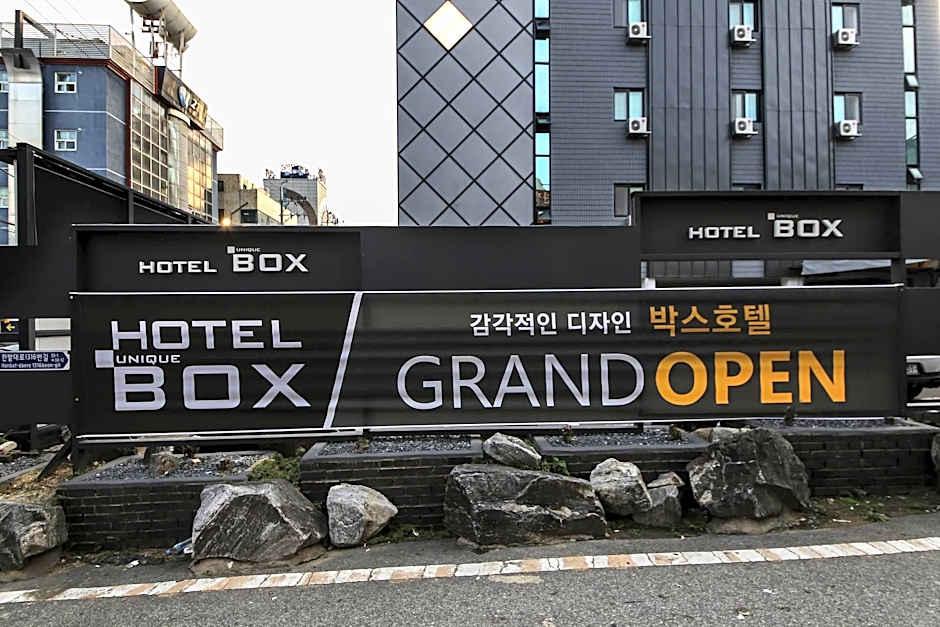 hotel box