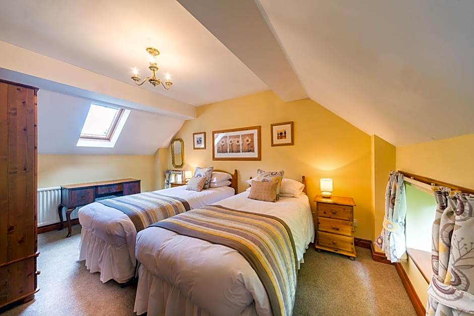 Glen-Yr-Afon House Hotel