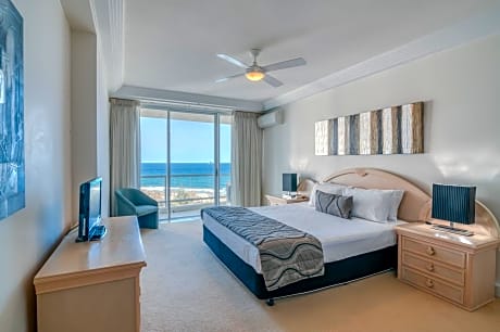 One-Bedroom Apartment - High Level with Ocean View