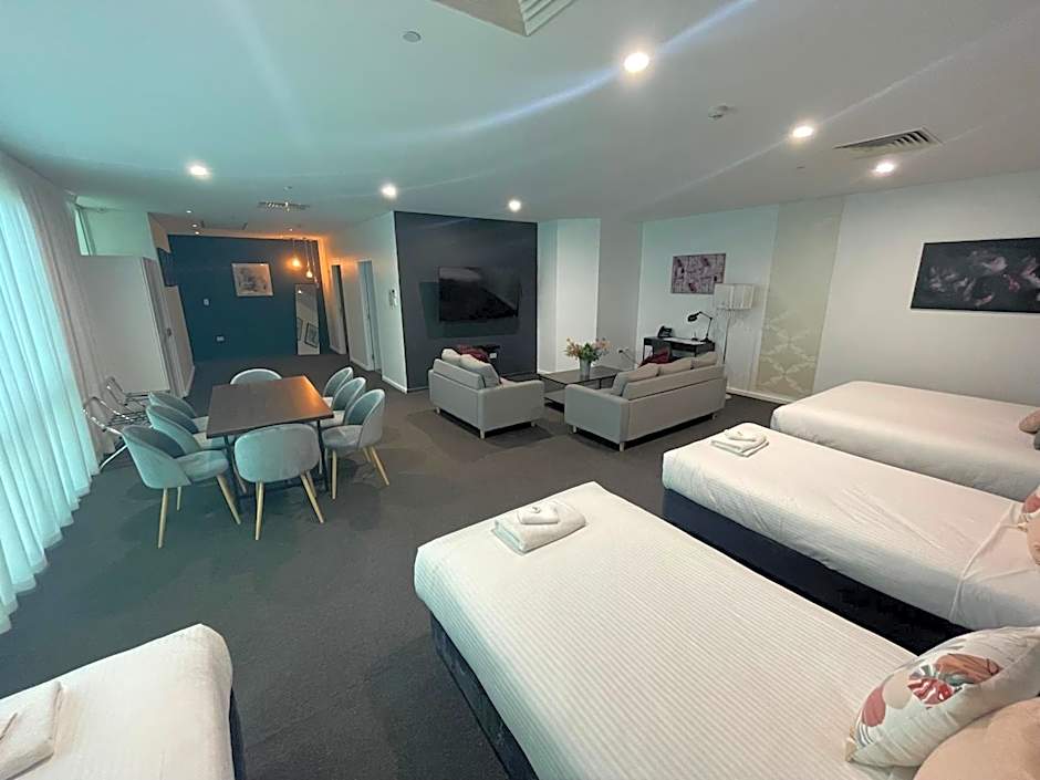 Sfera's Park Suites & Convention Centre