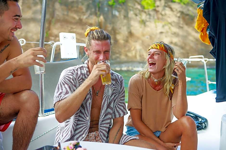 Lagoon Attitude (Adults Only)