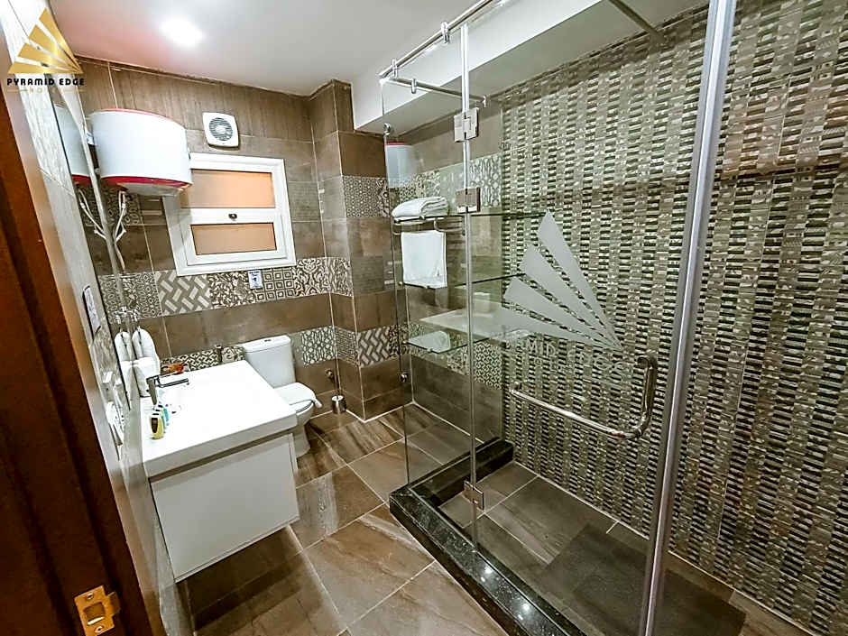 Pyramid Edge Hotel & Exclusive Pyramids View Rooftop