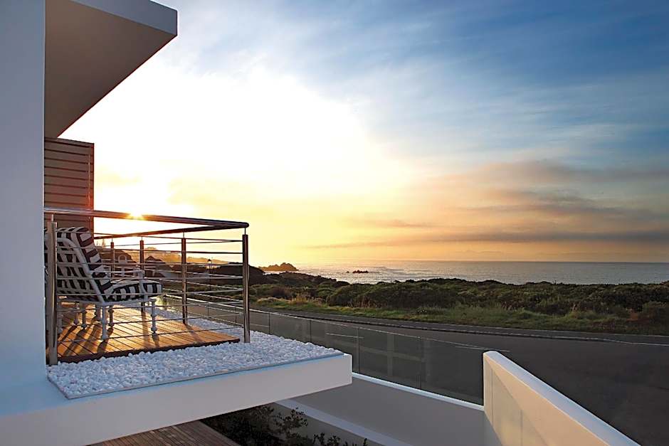 One Marine Drive Boutique Hotel & Spa by The Living Journey Collection