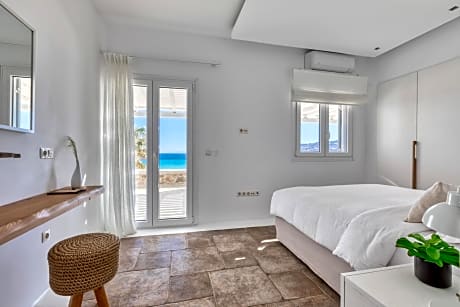 Luxury Two Bedroom Apartment Beach Front
