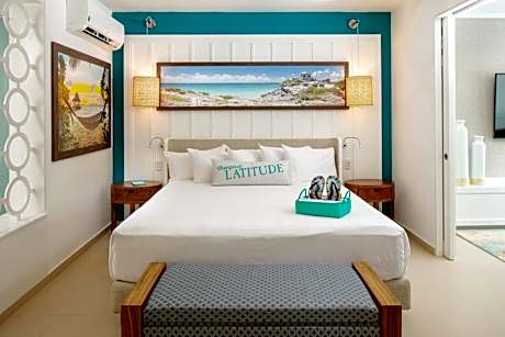 Swim Up Paradise Suite