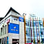 M crown Hotel