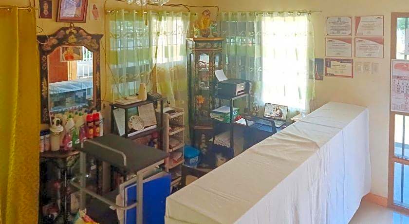 RedDoorz @ Garcia Hernandez Bohol