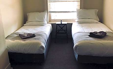 Group Shared Room with Shared Bathroom