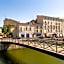 Tour de Nesle La Rochelle Vieux Port 3 etoiles
