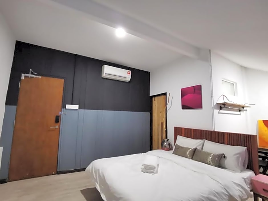 7 Wooden Lodge Ipoh City