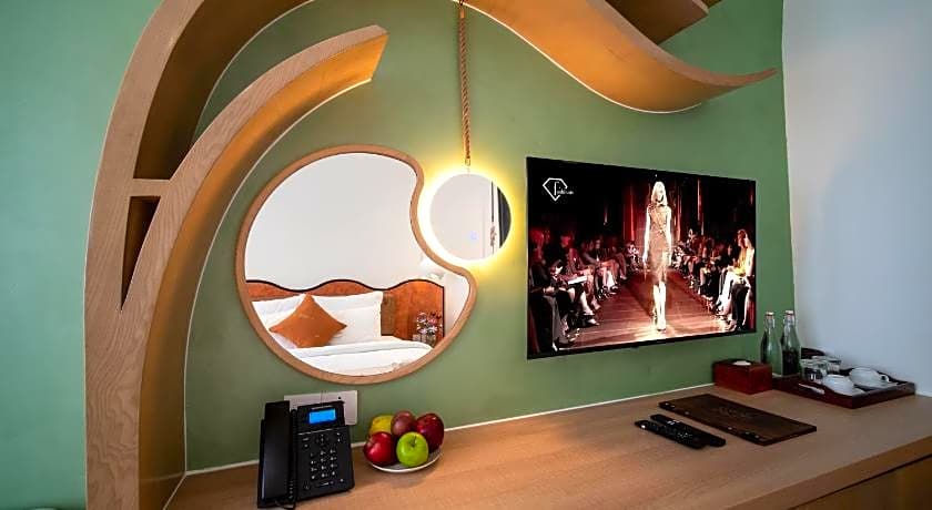 Me Saigon Boutique Hotel