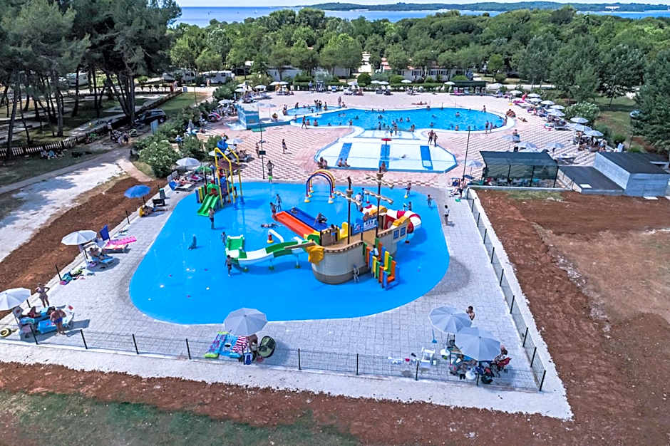 Holiday Centre Bi village