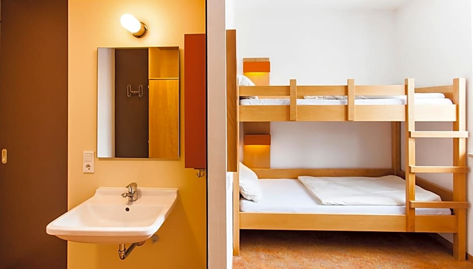 Jugendherberge Garmisch-Partenkirchen - membership required!