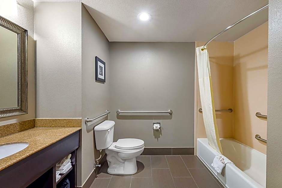 Best Western Plus Midwest City Inn & Suites