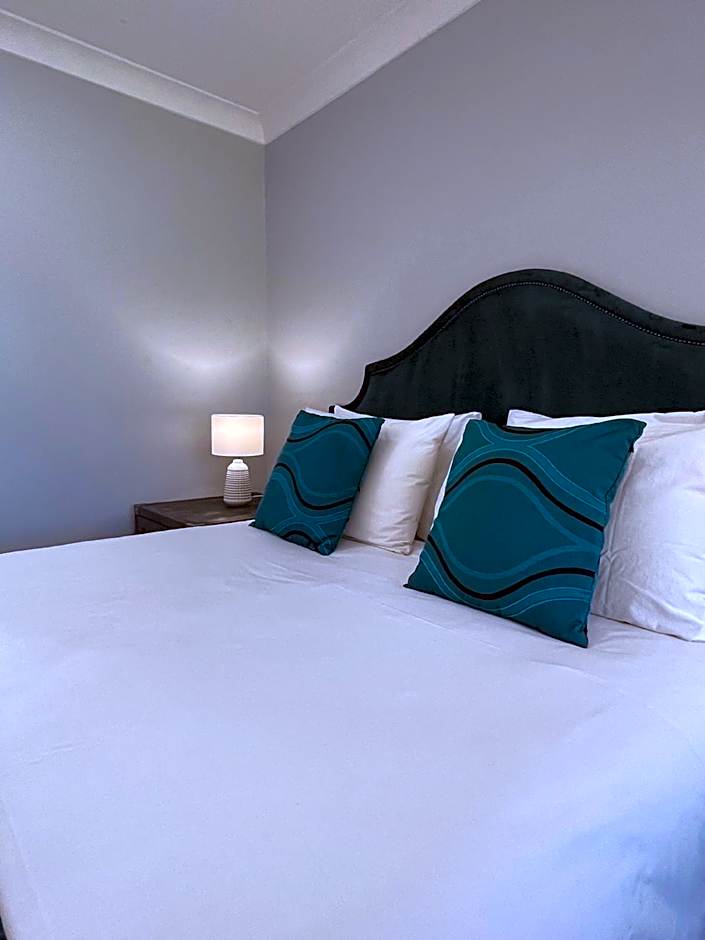 Town & Country Motor Inn