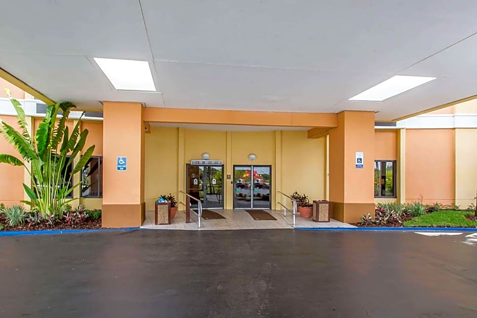 Comfort Inn & Suites Kissimmee By the Parks