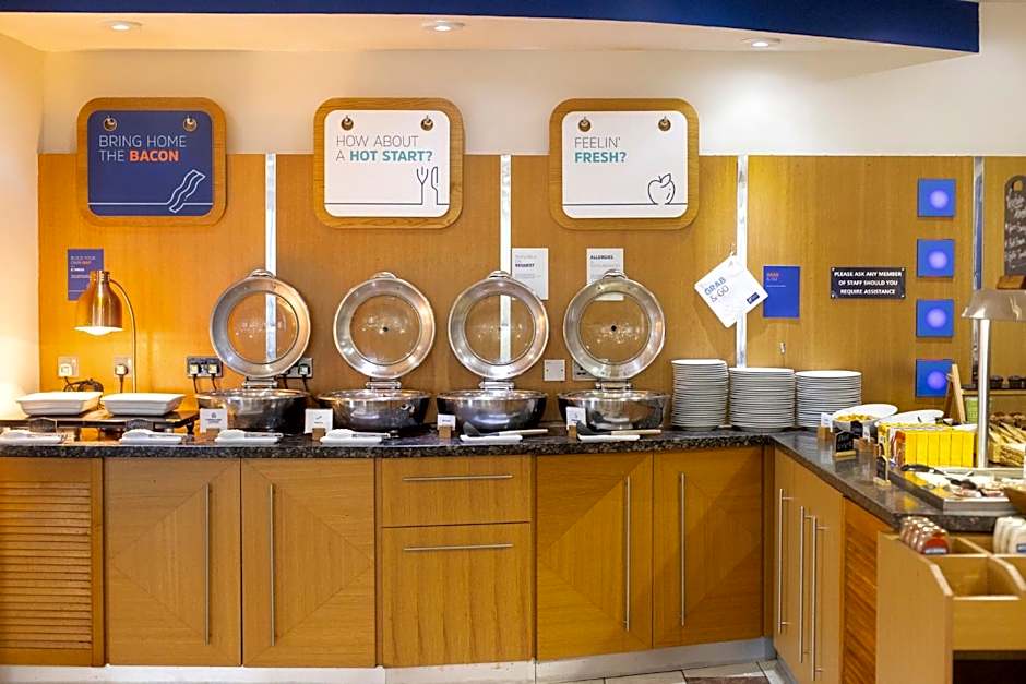 Holiday Inn Express Poole By IHG