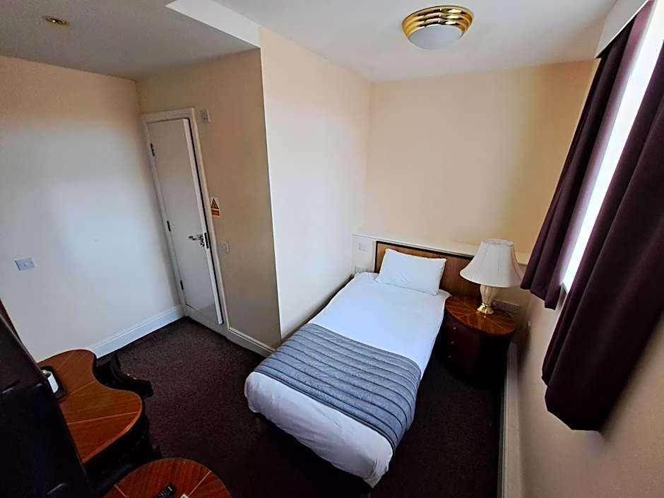 The Scarisbrick Hotel