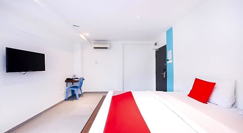 Super OYO 246 Link Inn