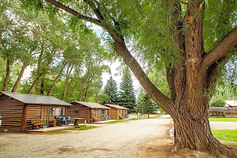 Vista Court Cabins & Lodge