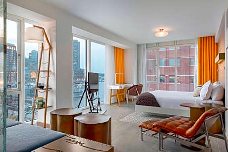 Junior King Suite with Harbor View - Hearing Accessible