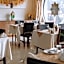 Saab Royale Hotel