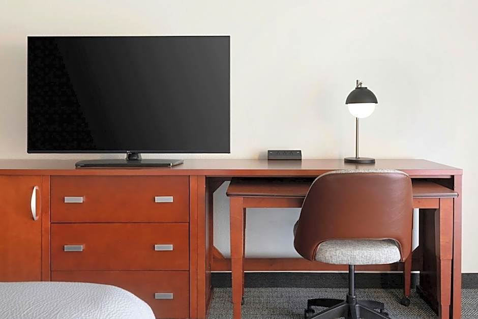Courtyard by Marriott Boston Norwood/Canton