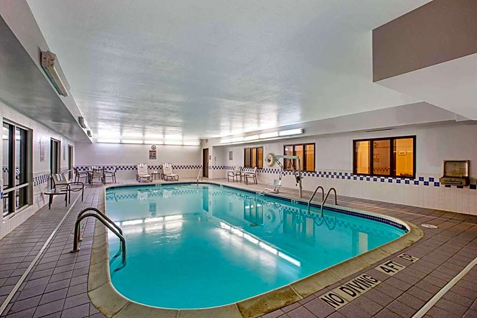 La Quinta Inn & Suites by Wyndham Fayetteville