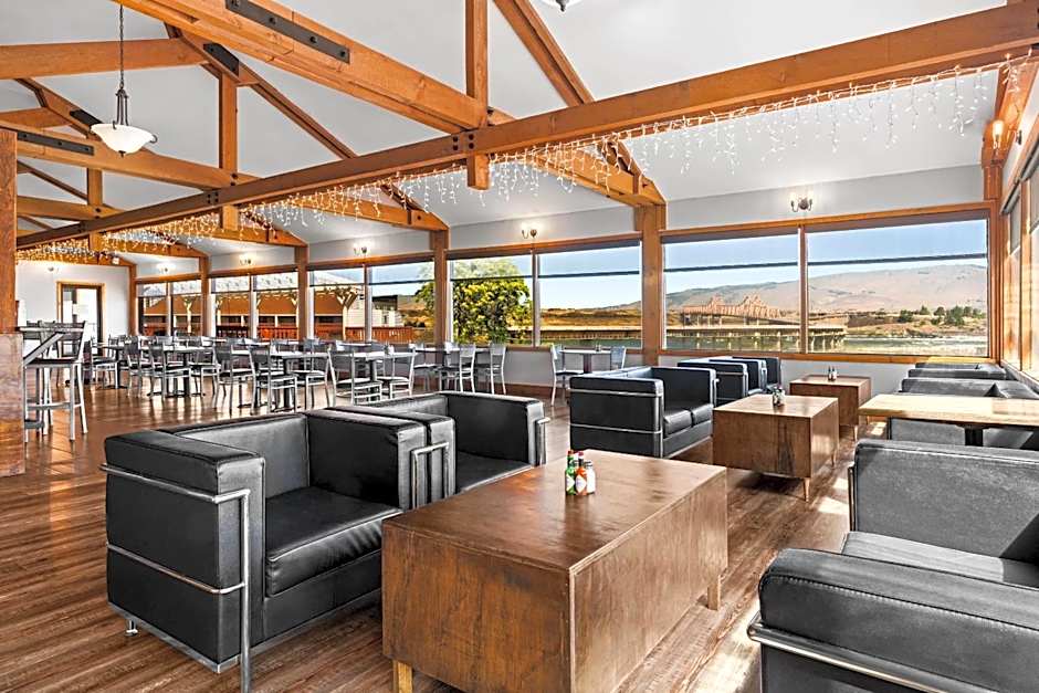 Columbia River Hotel and Conference Center, an Ascend Collection Hotel