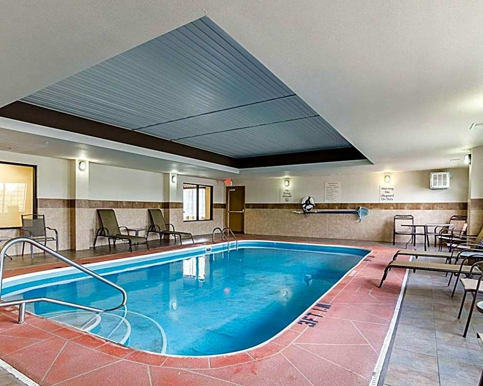 Comfort Inn & Suites Lawrence