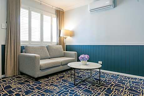Deluxe One Bedroom Apartment
