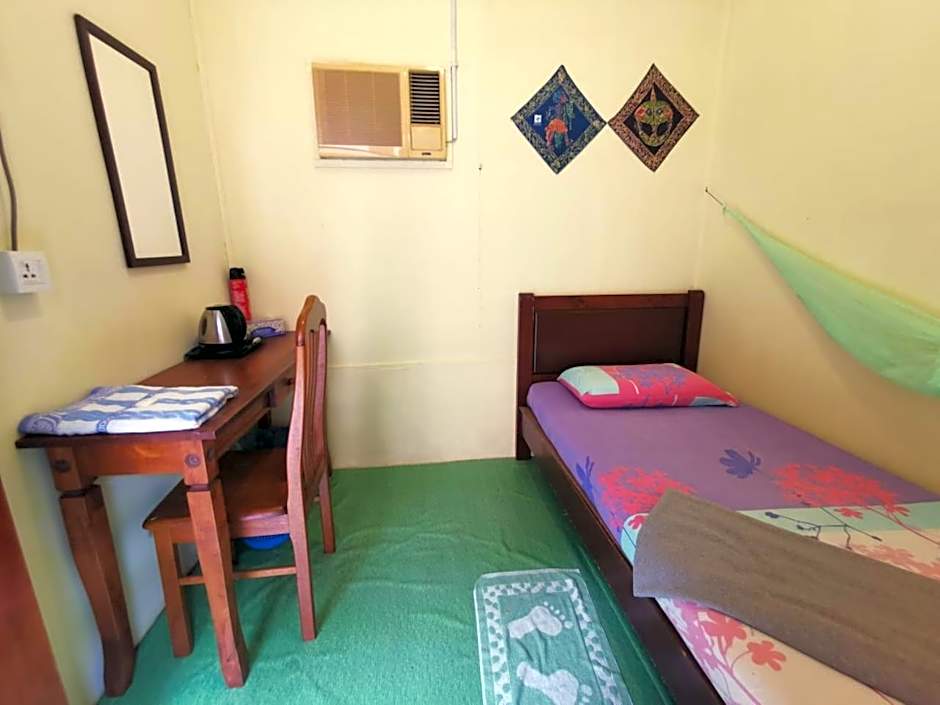 Cheers Garden Chalet