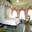 Alexander Mansion  Bed and Breakfast