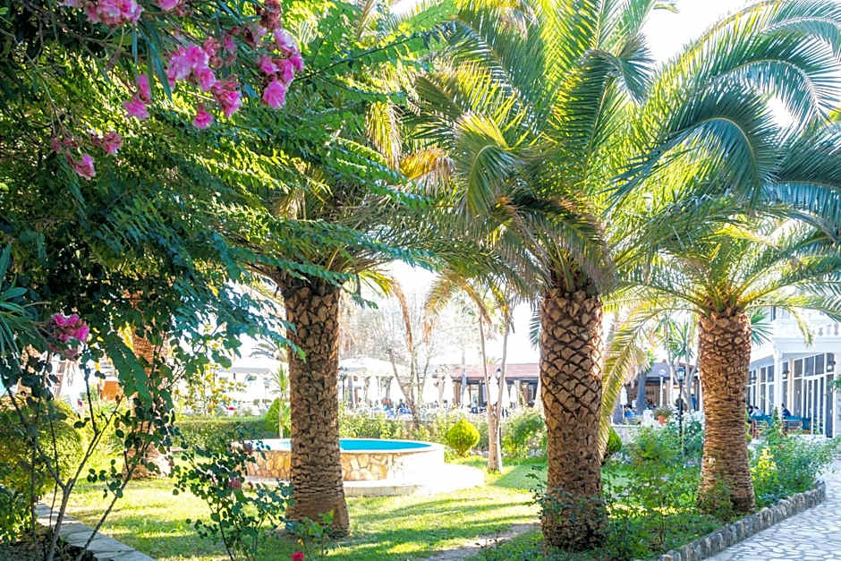 Angela Beach Hotel & Apts