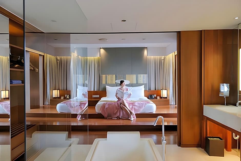 Hansar Bangkok Hotel