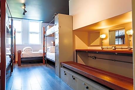 Bed in 7-Bed Mixed Dormitory Room