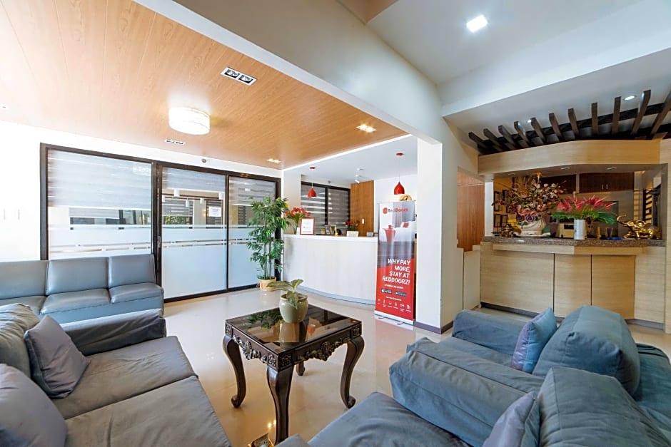 RedDoorz Plus @ Poblacion District Davao