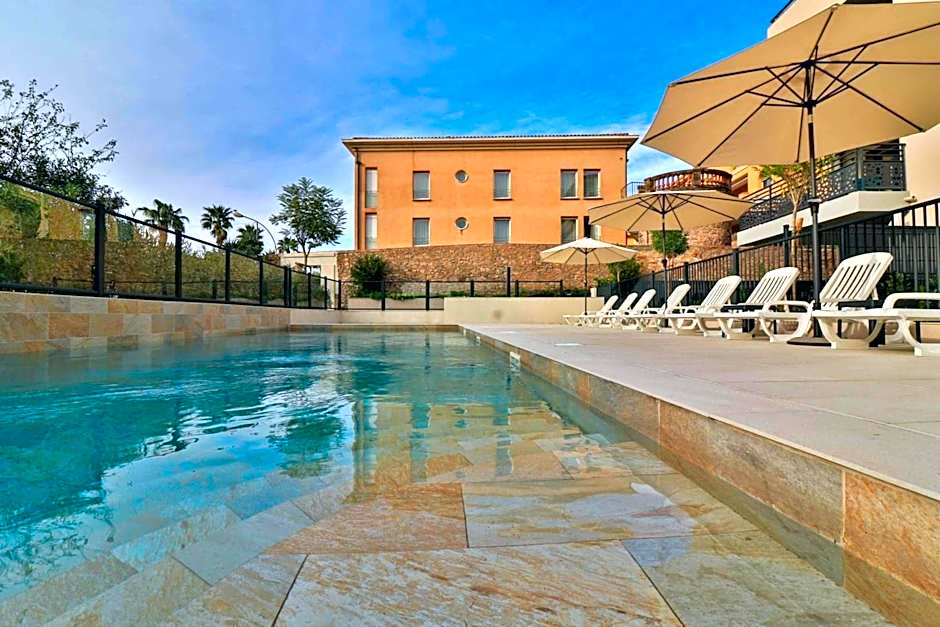Hôtel Sanary, Soleil et Jardin - Rénovation Hiver 2024-25