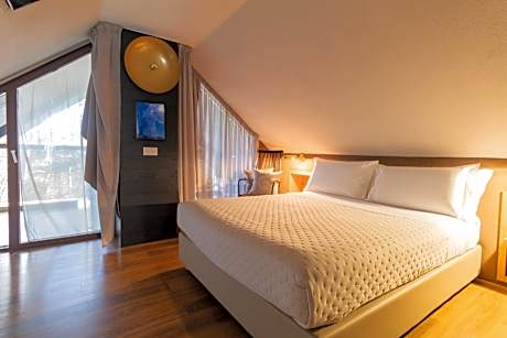 Deluxe Double Room with Bath