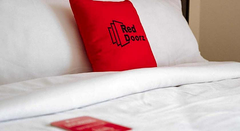 RedDoorz Plus @ Taman Madiun
