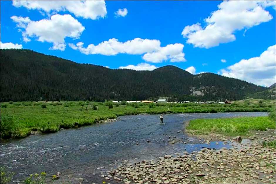 Ute Bluff Lodge, Cabins and RV park
