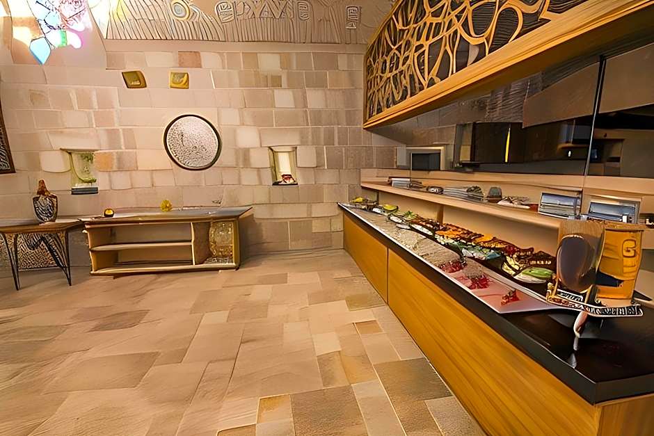 Hera Cave Suites
