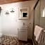 Golden Cabin - Hot Tub - Games Barn - Theatre